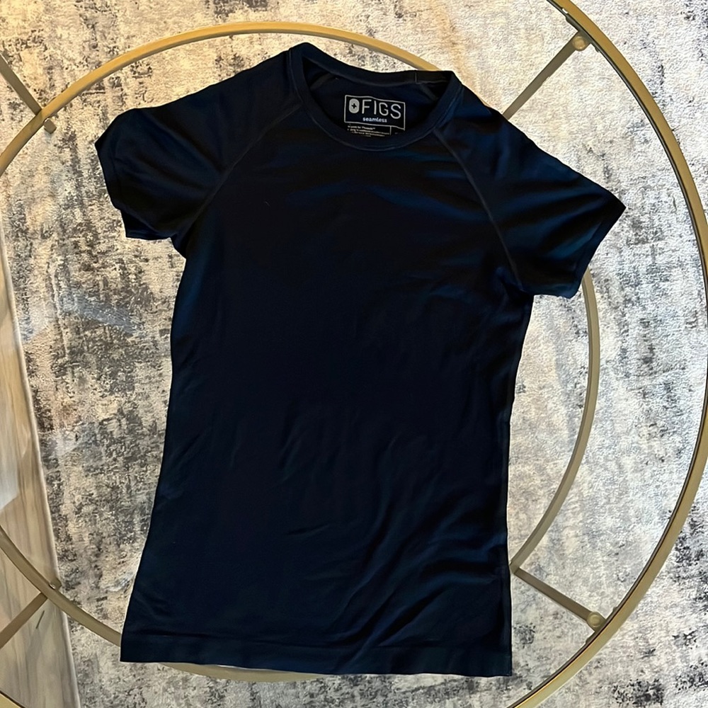 FIGS Scrubs XS seamless top